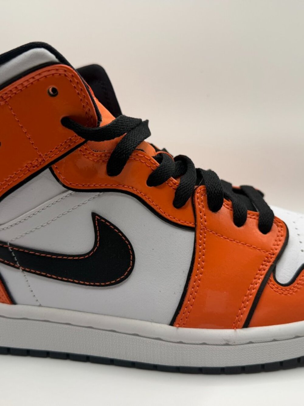 Air Jordan 1 Mid SE Turf Orange Men's 9.5 DD6834-802